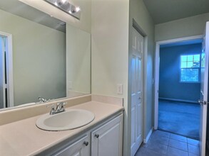 4751 Travini Cir, Unit 4-105 in Sarasota, FL - Building Photo - Building Photo