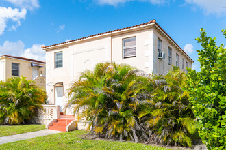 23 Sidonia Ave in Coral Gables, FL - Foto de edificio - Building Photo