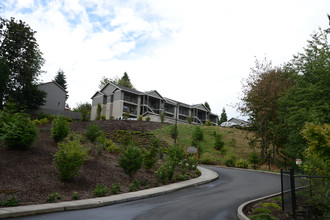 Tupper Hill Apartments in Sandy, OR - Building Photo - Building Photo