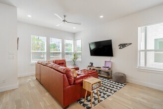 719 Eleanor Ave in San Antonio, TX - Building Photo - Building Photo