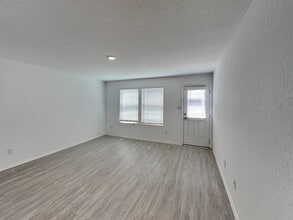 116 Hollywood Dr in New Braunfels, TX - Building Photo - Building Photo