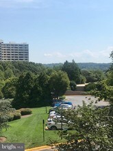 203 Yoakum Pkwy-Unit -302 in Alexandria, VA - Building Photo - Building Photo