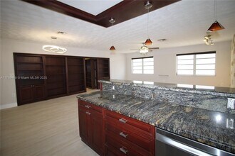 4540 SW 15th St in Miami, FL - Building Photo - Building Photo