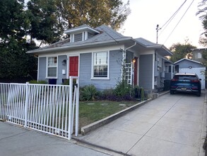 607 N Garfield Ave, Unit Townhome in Pasadena, CA - Building Photo - Building Photo