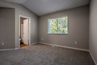 The Franklin at Crossridge in Canal Winchester, OH - Building Photo - Interior Photo