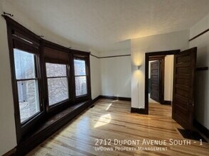 2712 Dupont Ave S in Minneapolis, MN - Building Photo - Building Photo