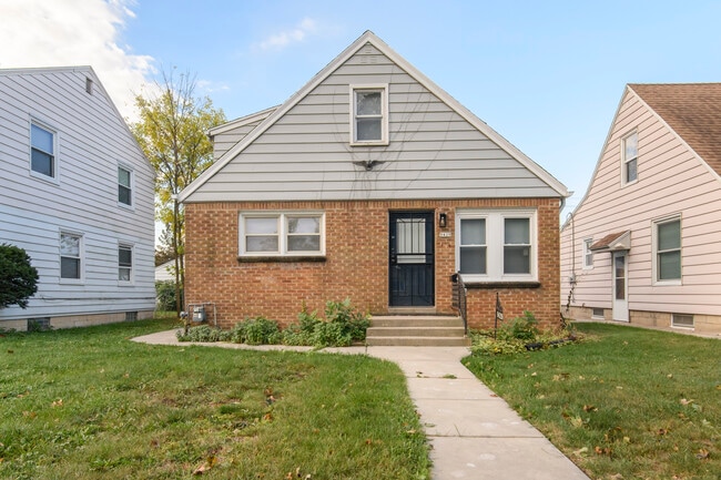 9424 W Lisbon Ave in Milwaukee, WI - Building Photo - Building Photo