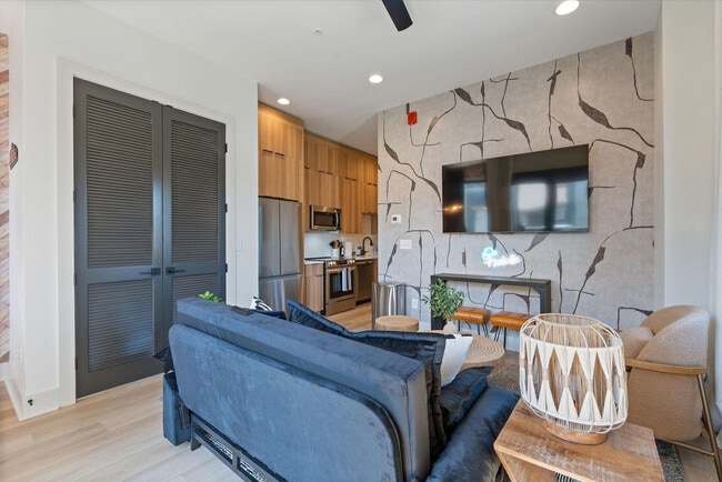 722 Mcferrin Ave in Nashville, TN - Foto de edificio - Building Photo