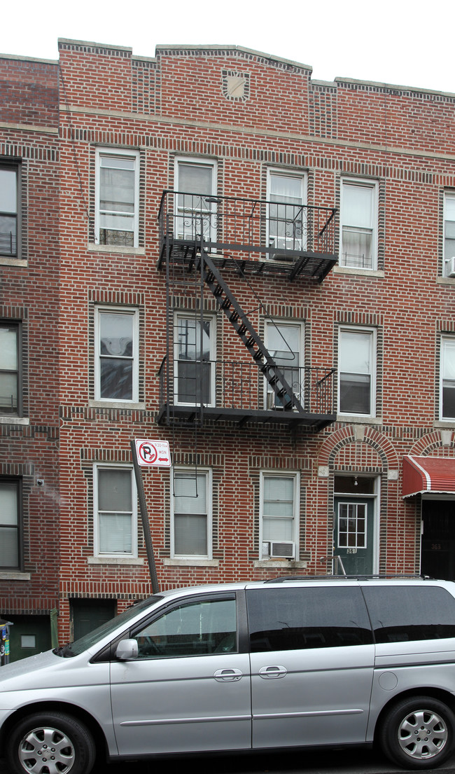 361 63rd St in Brooklyn, NY - Foto de edificio - Building Photo