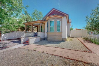 116 Edith Blvd NE in Albuquerque, NM - Building Photo - Building Photo