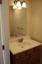 818 Carson Cir in Grottoes, VA - Building Photo