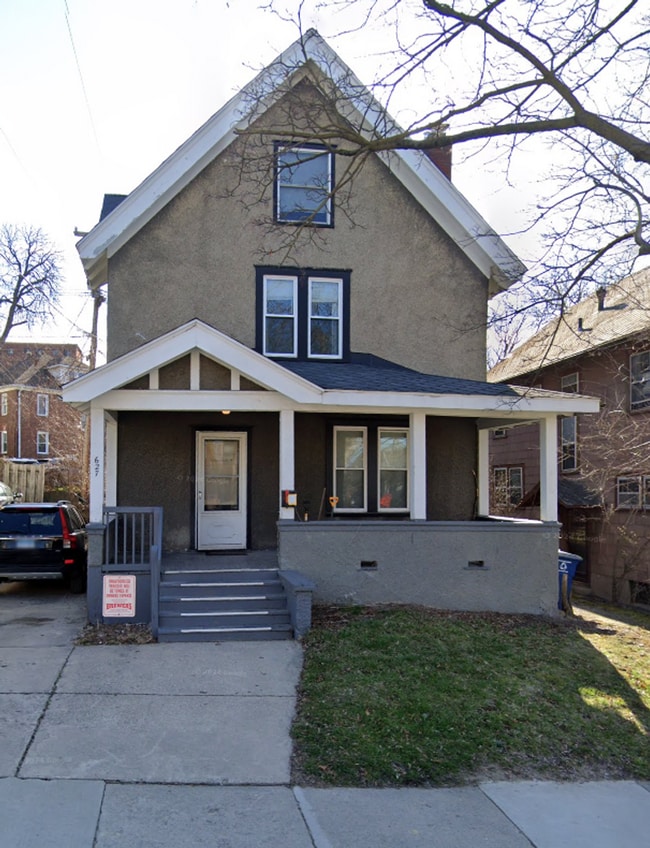 property at 627 S Division St