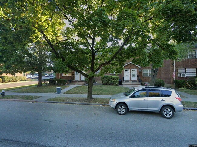property at 5607A Utopia Pkwy