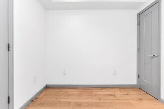 332 E 6th St in New York, NY - Building Photo - Building Photo