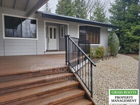 18250 Lake Forest Dr in Lake Forest, CA - Building Photo