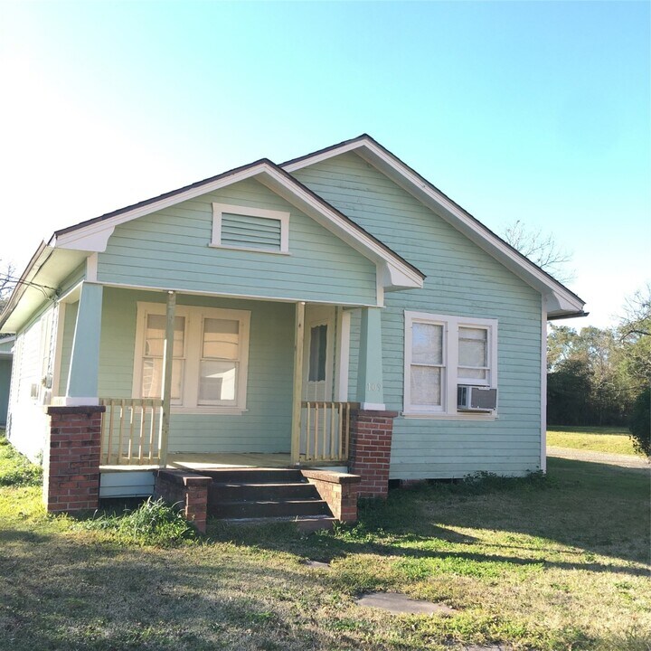109 Broad St in West Orange, TX - Foto de edificio