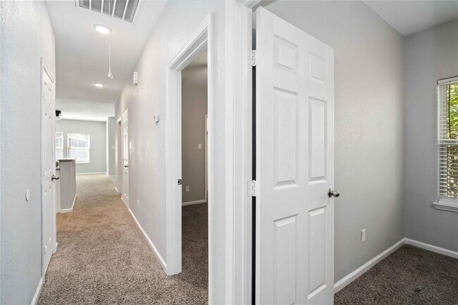 5105 Southwind St in Houston, TX - Building Photo - Building Photo