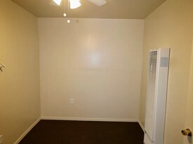 7913 Jamieson Ave in Los Angeles, CA - Building Photo