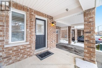 514 Goldenrod Ln in Kitchener, ON - Building Photo - Building Photo