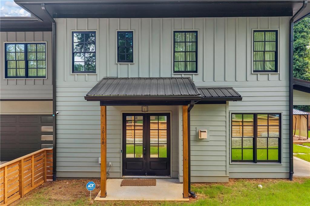 1010 Violet St SW in Atlanta, GA - Building Photo