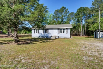 201 Shaw Hwy in Rocky Point, NC - Building Photo - Building Photo