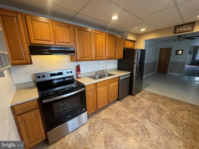 property at 171 N 3rd St