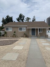 233 St Marys Dr in Oxnard, CA - Building Photo - Building Photo