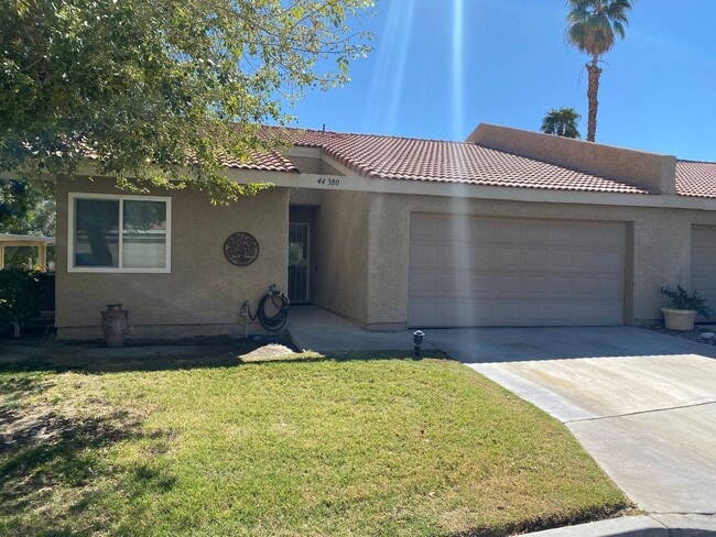 44380 E Sundown Crest Dr