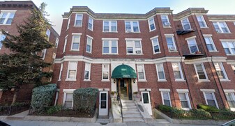 5 Barrows St, Unit 2A in Boston, MA - Building Photo