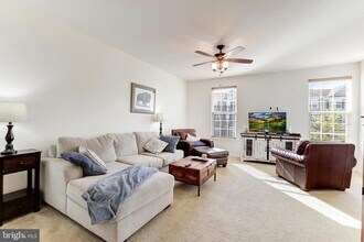 7076 Mongoose Trail in Gainesville, VA - Building Photo - Building Photo