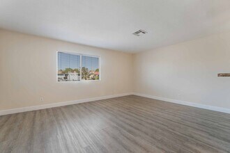 4156 Zavala St, Unit 4156 Zavala St #4 in Las Vegas, NV - Building Photo - Building Photo