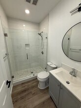 1014 Cypress Ave, Unit 100 in Santa Ana, CA - Foto de edificio - Building Photo