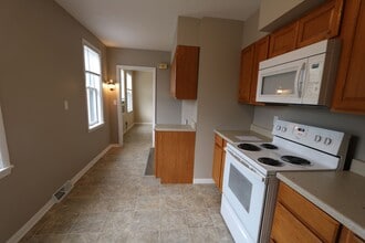 902 N 4th St in Burlington, IA - Building Photo - Building Photo