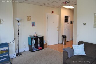 879 Beacon St in Boston, MA - Foto de edificio - Building Photo