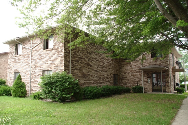 1341 Ford Ave in Wyandotte, MI - Foto de edificio - Building Photo