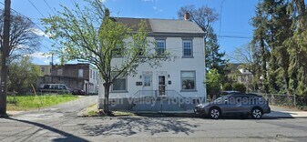 118 E North St in Bethlehem, PA - Building Photo