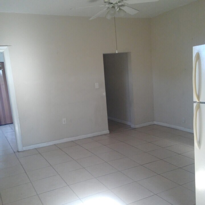 2846 NW 22nd Ct in Miami, FL - Building Photo