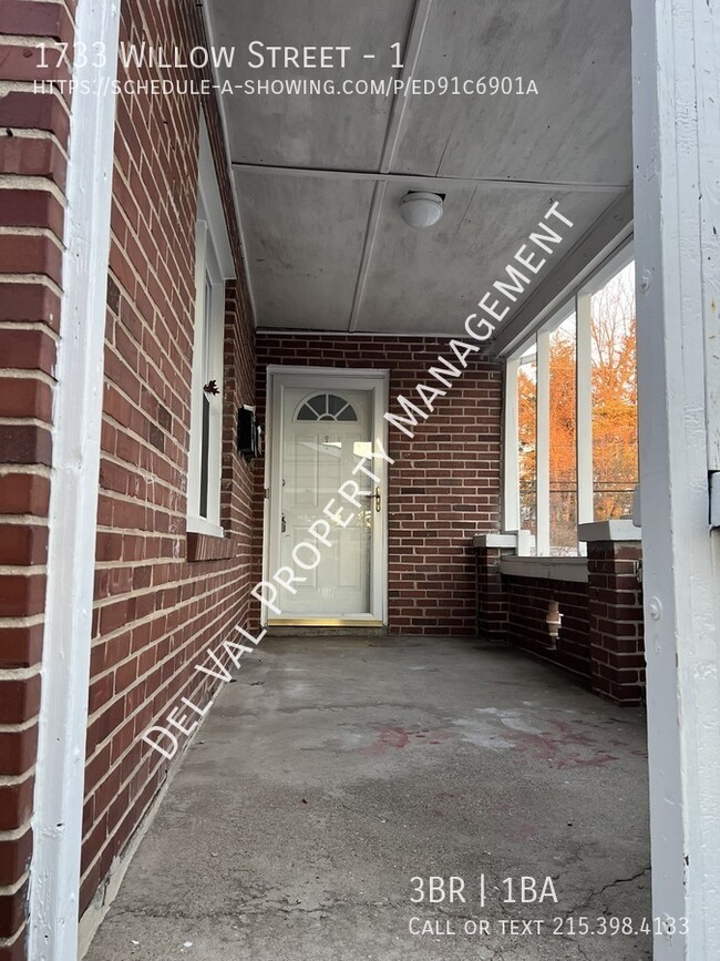 1733 Willow St in Norristown, PA - Building Photo - Building Photo