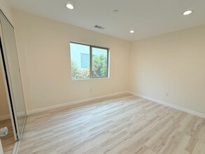 15711 Fairgrove Ave in La Puente, CA - Foto de edificio - Building Photo