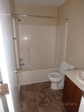 805 Peed Dr in Greenville, NC - Foto de edificio - Building Photo