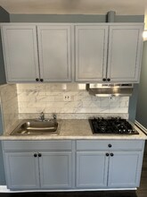 2624 N Milwaukee Ave, Unit 202 in Chicago, IL - Building Photo - Building Photo