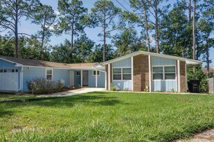 266 S Villas Ct in Tallahassee, FL - Building Photo