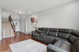2814 Henley Ln in Naperville, IL - Building Photo - Building Photo