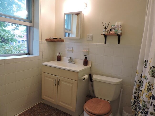 180 Harvard St, Unit 11H in Cambridge, MA - Building Photo - Building Photo
