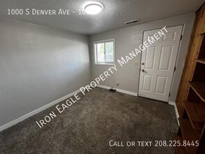 1000 S Denver Ave in Boise, ID - Building Photo - Building Photo