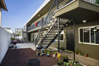 49th Street Apartments in San Diego, CA - Building Photo - Primary Photo