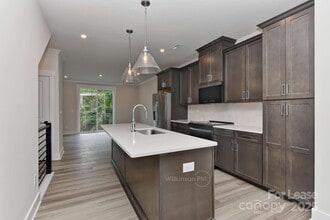 2043 Clarksdale Dr in Charlotte, NC - Building Photo - Building Photo