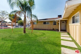 11257 Collett Ave in Los Angeles, CA - Building Photo - Building Photo