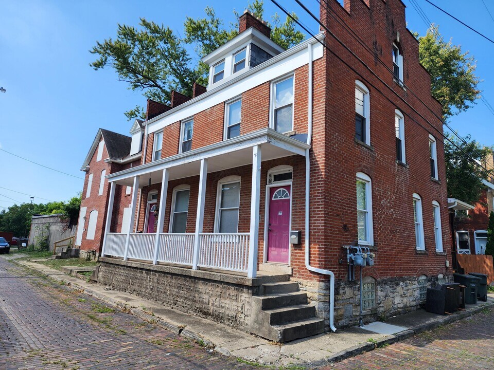 241 Benton St in Columbus, OH - Foto de edificio