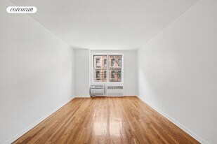 401 W 56th St in New York, NY - Building Photo